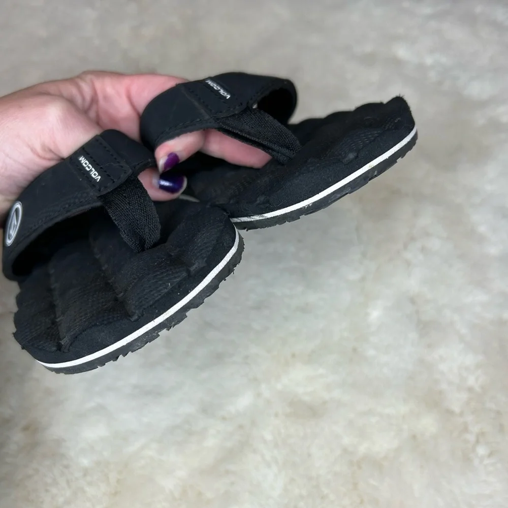Volcom Cushy Bubble Kids Flip Flops 4